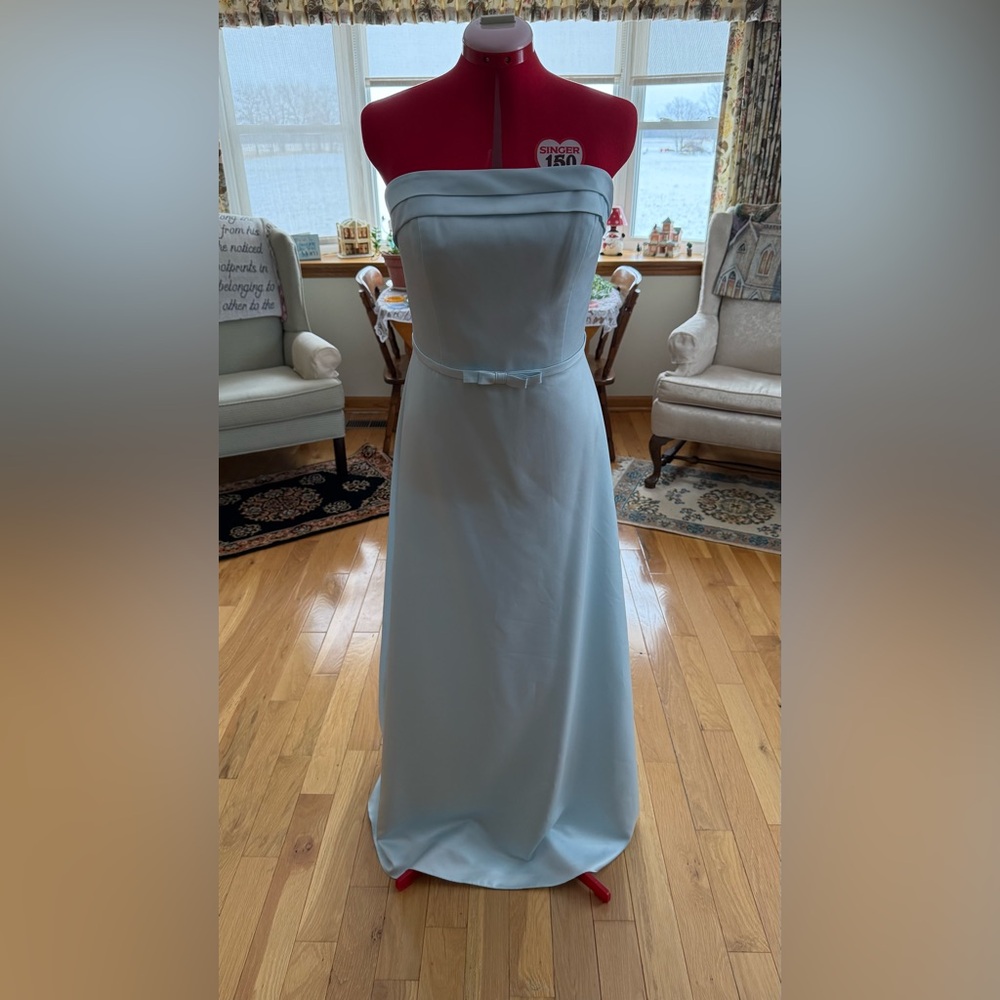 Elegant Blue Sleeveless Dress